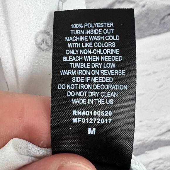 2017 WELOVEFINE OVERWATCH Womens M White Hi-Low Logo Button Front Tank Tunic Top - Picture 6 of 7